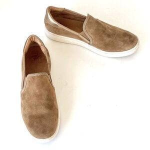 UGG Tan Suede Slip-On Sneakers Cushioned Sz 7.5 Comfortable Travel Coastal Urban